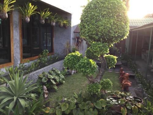 Hostal Baan Sala Lung Dam (fisherman Village)