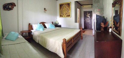Hostal Baan Sala Lung Dam (fisherman Village)