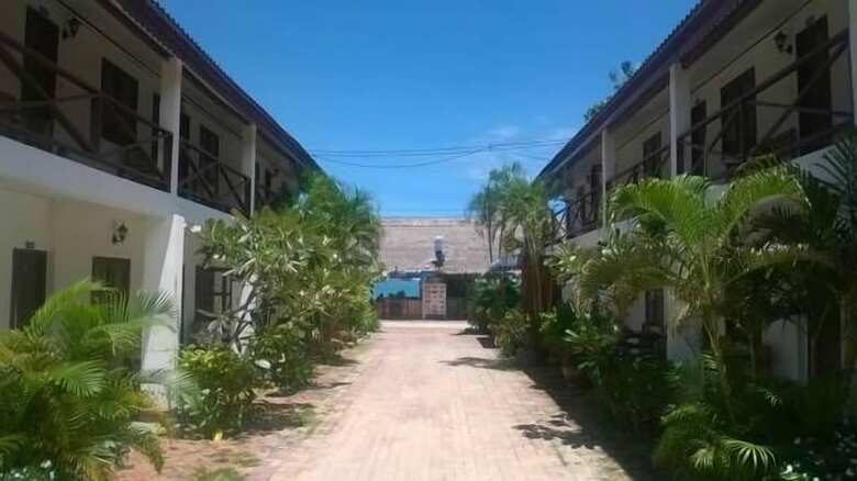 Hostal Siam Shades House