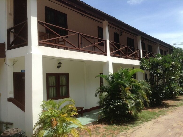 Hostal Siam Shades House