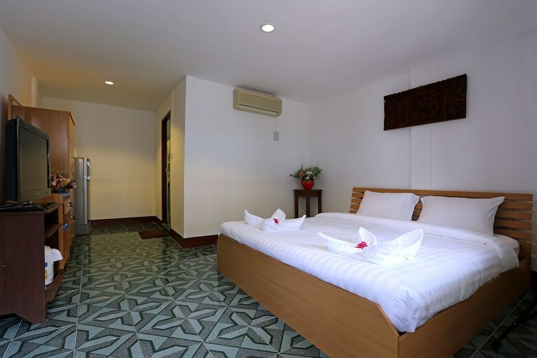 Hostal Siam Shades House