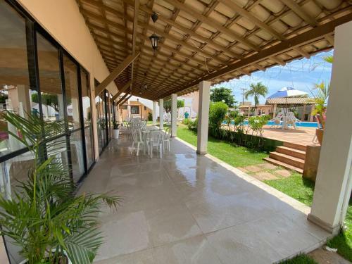 Apartamento Village (Kitnet) Com Piscina, � 400mts Da Praia.