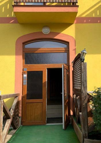 �tuln� 2-izbov� Apartm�n S Balk�nom