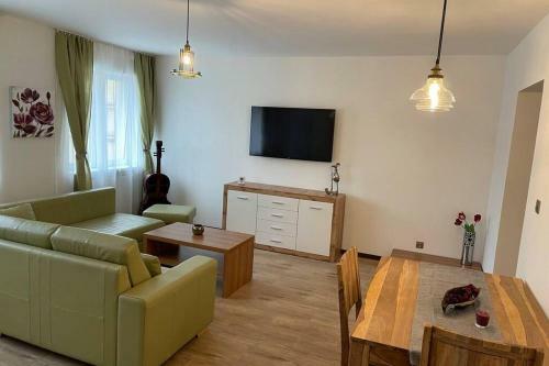 Newly Renovated 2 Rooms Apartment Downtown Nitra
