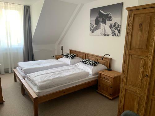 Hostal Chalet Nova Lesna Mountain View