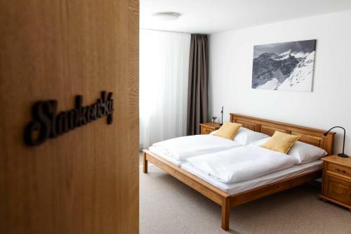 Hostal Chalet Nova Lesna Mountain View