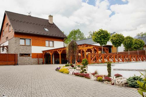 Hostal Chalet Nova Lesna Mountain View