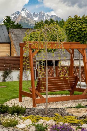 Hostal Chalet Nova Lesna Mountain View