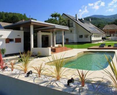 Villa Private Resort Rev�?ka
