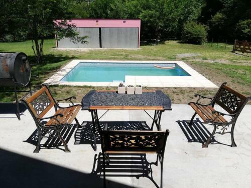 * Caba�a Alpina Con Parque Y Piscina Privada *