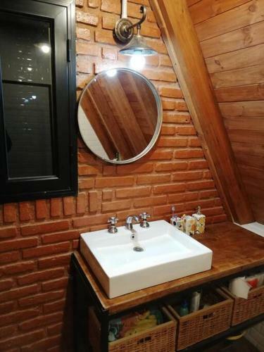 * Caba�a Alpina Con Parque Y Piscina Privada *
