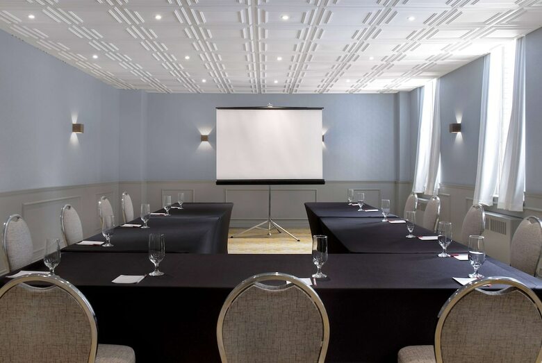 Hotel Ramada Downtown Calgary