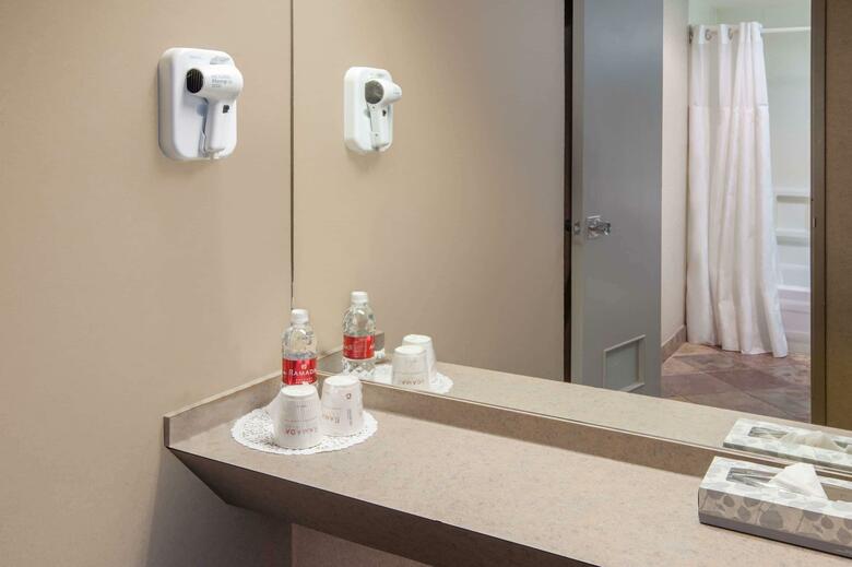 Hotel Ramada Downtown Calgary