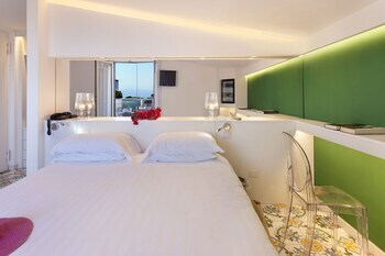 Hotel Alpha