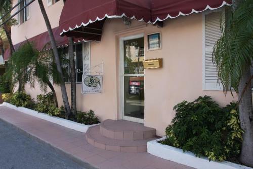 Motel Manta Ray Inn
