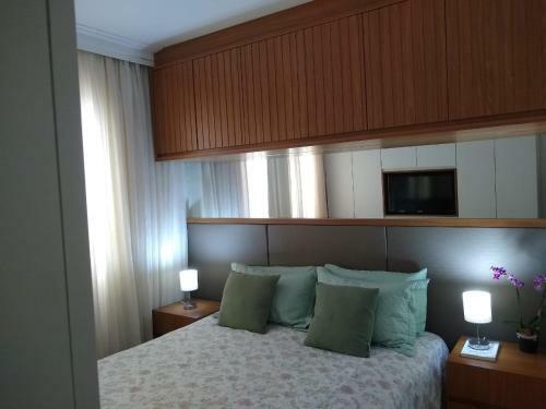 Apartamento Inteiro, Mobiliado, Com Piscina, Academia E Churrasqueira