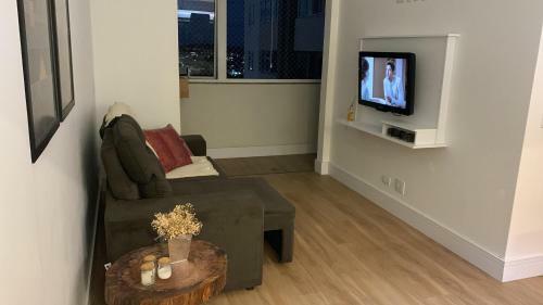 Apartamento Inteiro, Mobiliado, Com Piscina, Academia E Churrasqueira