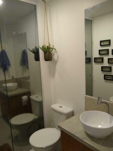 Apartamento Inteiro, Mobiliado, Com Piscina, Academia E Churrasqueira