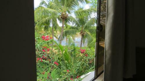 Confort�vel Casa de Praia Em Itacimirim - 04 Su�tes