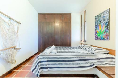 It35 �tima Casa 6 Quartos, P� Na Areia - Itacimirim