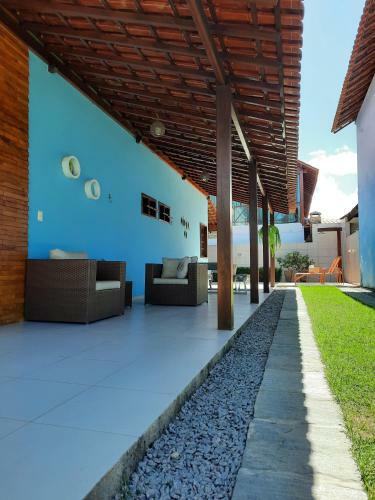 Linda Casa Com 5 Quartos, A Poucos Metros Da Praia