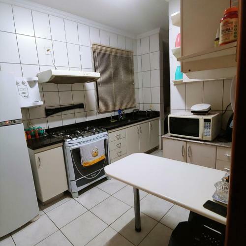 Quarto Em Apto Santa M�nica