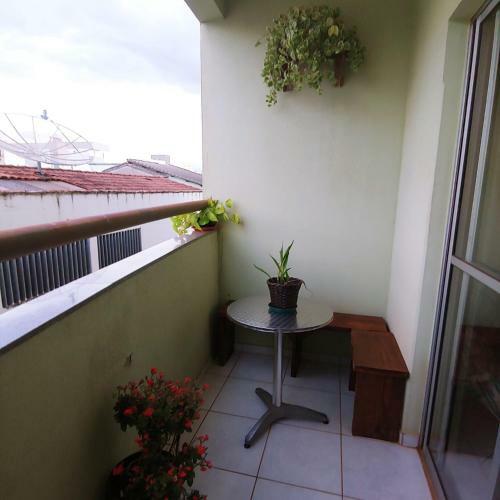 Quarto Em Apto Santa M�nica