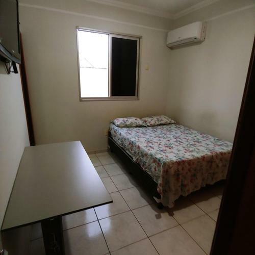 Quarto Em Apto Santa M�nica