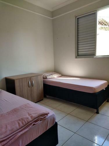 Quarto Em Apto Santa M�nica