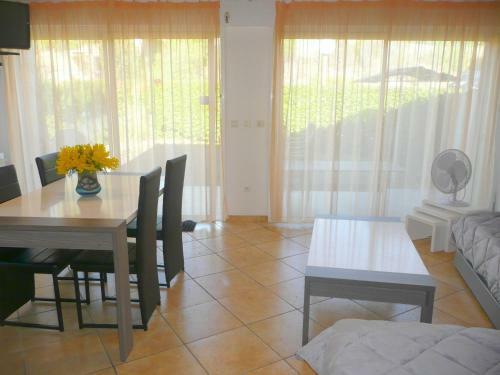 Apartamentos G�tes La Soleiade Lac De Saint-cassien