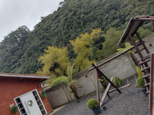 Casa Garagem E Churrasqueira