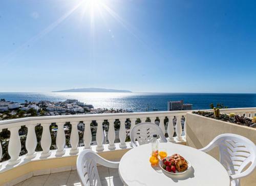 Los Gigantes Cliffs Apartment