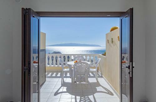 Los Gigantes Cliffs Apartment