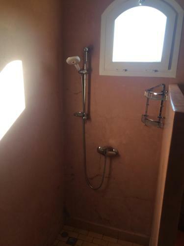 Hostal Itrane Guest House