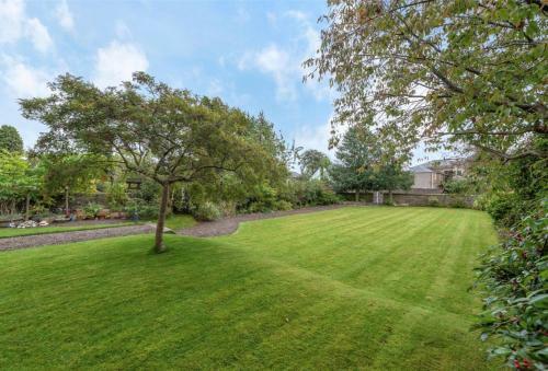 Milton Bank Garden Apartment