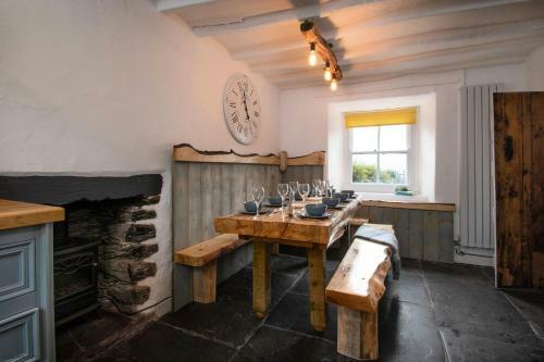 Farmhouse & Cottage