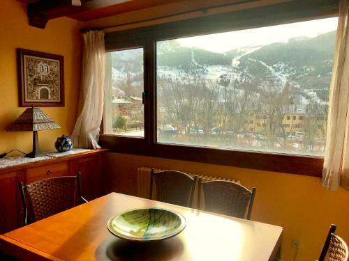Apartamento R�stico Con Vistas Y A Pie de Pista