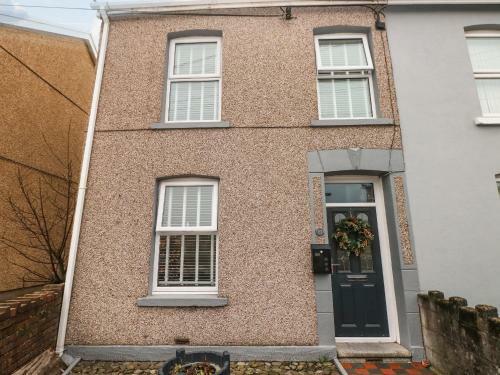 25 Glanmor Terrace