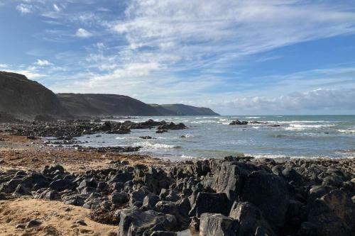3 Bed Holiday Home On Cornwall / Devon Border