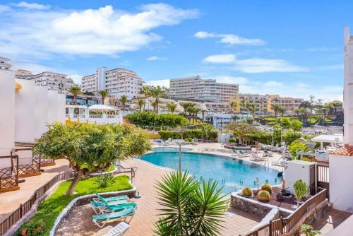 Oceanfront Neptuno Apartment