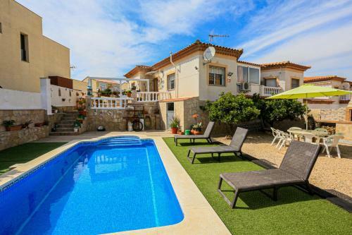 Villa Fenoy Only Families