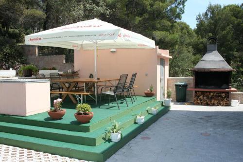 Apartments By The Sea Bilo, Primosten - 3090