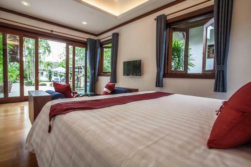 Baan Pinya Chic Three Bedroom Pool Villa