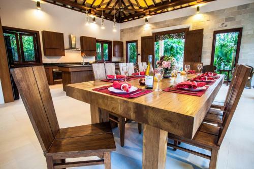 Baan Pinya Chic Three Bedroom Pool Villa