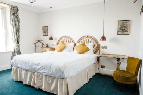 Hotel The Crooked Swan