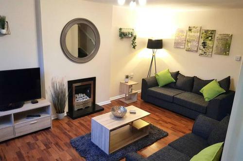 Spacious & Cosy House By Passionfruit Properties