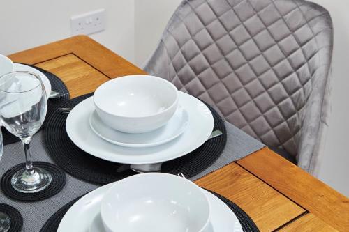 Fantastic Brand New 3br House Wparking Sleeps8