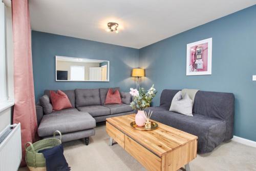 Fantastic Brand New 3br House Wparking Sleeps8