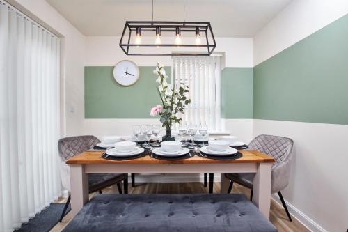Fantastic Brand New 3br House Wparking Sleeps8