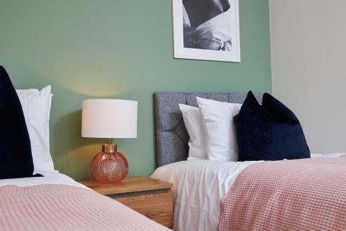 Fantastic Brand New 3br House Wparking Sleeps8